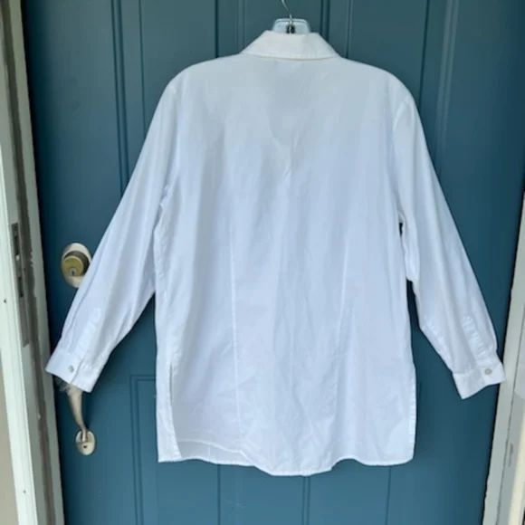CHICOS WHITE BUTTON COASTAL GRANNY LONG SHIRT SIZE 1 - Picture 6 of 16